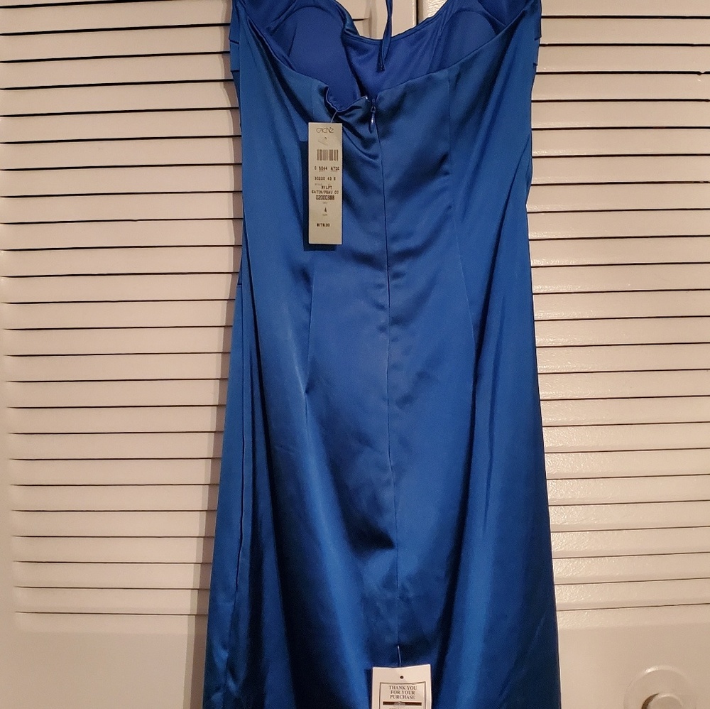 Dress - Picture 3 of 3